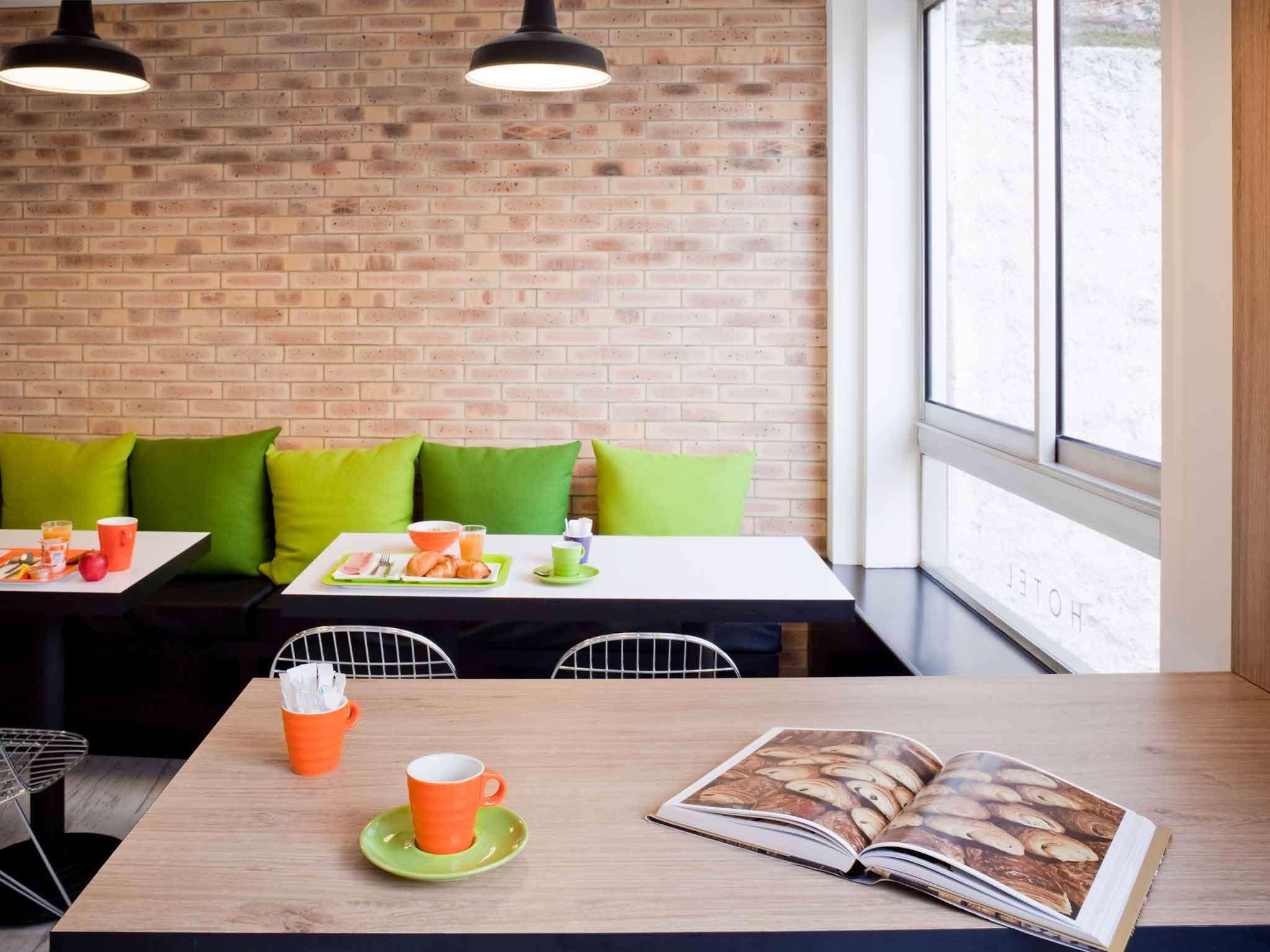 Ibis Styles Paris Buttes Chaumont Hotel Exterior photo